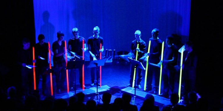 HoltensNieuws.nl Theatershow drumband H.M.V. enorm succes Theatershow drumband H.M.V. enorm succes kulturhus hmv