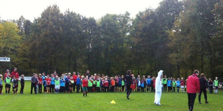 HoltensNieuws.nl Twentsche Voetbalschool in Holten Twentsche Voetbalschool in Holten vvholten voetbal blauwwit