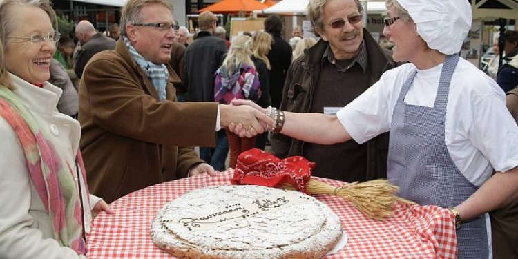 HoltensNieuws.nl Holten blij met duurzaamheid. Holten blij met duurzaamheid. nijkamp duurzaam holten dijkerhoek de waerdenborch