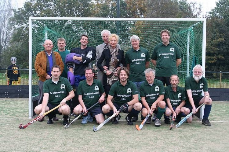 Lingeriewinkel shirtsponsor HCH Veteranen 