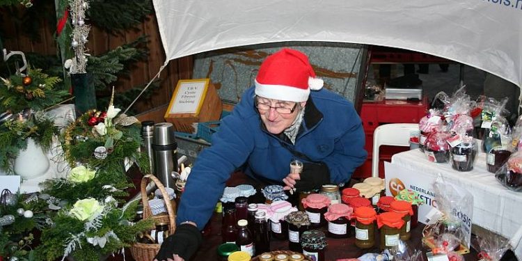 HoltensNieuws.nl Kerstfair Holten Kerstfair Holten smidsbelt kulturhus bibliotheek