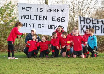 Ruben Kloosterman stopt eind van het seizoen als trainer van VV Holten vvholten 