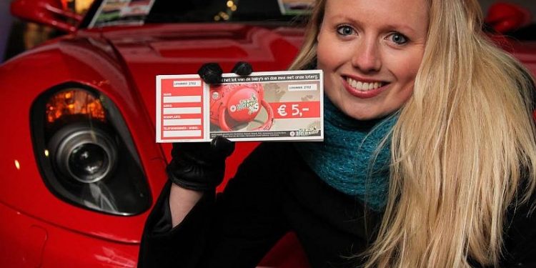 Loterij met 5 euro per lot voor sr12 