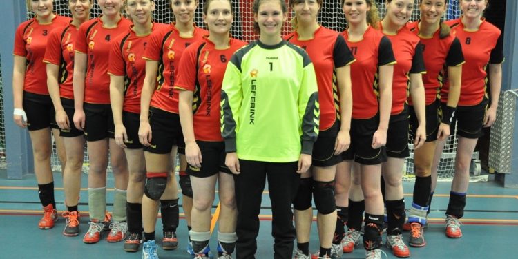 Koploper CVO te sterk voor dames 1 HV Holten hv holten 