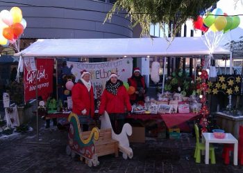 HoltensNieuws.nl Wandelen in levend kerstverhaal rond de obs de Haarschool Wandelen in levend kerstverhaal rond de obs de Haarschool haarschool