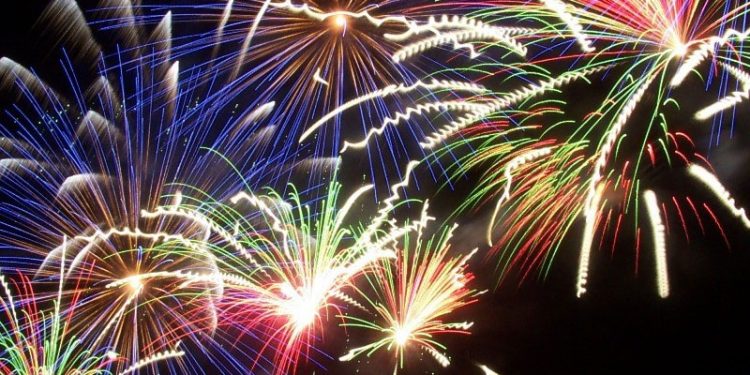 Eerste vuurwerkdemonstratie ooit in Holten blauwwit 