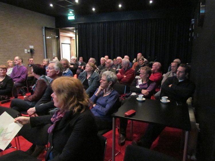 Afsluiting spoorwegovergangen bij veel Holtenaren onbekend! smidsbelt kulturhus 