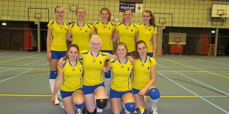 Prima overwinning volleybalmeiden A1 mintonette 