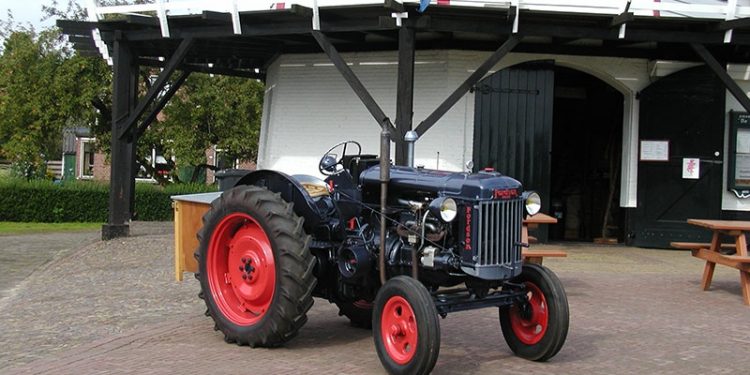 HoltensNieuws.nl Molendag in Dijkerhoek; Bewegen door wind, motor en spierkracht Molendag in Dijkerhoek; Bewegen door wind, motor en spierkracht dijkerhoek