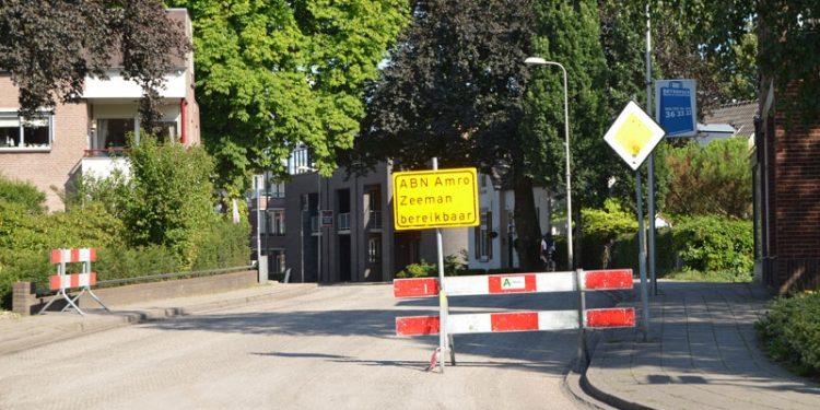 AbnAmro tijdens wegopbreking weer bereikbaar..... 