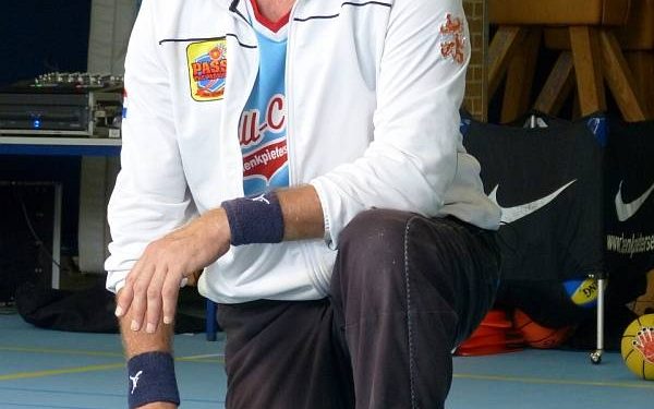 HoltensNieuws.nl Oud basketballer geeft anti-pestclinic Oud basketballer geeft anti-pestclinic waerdenborch de waerdenborch