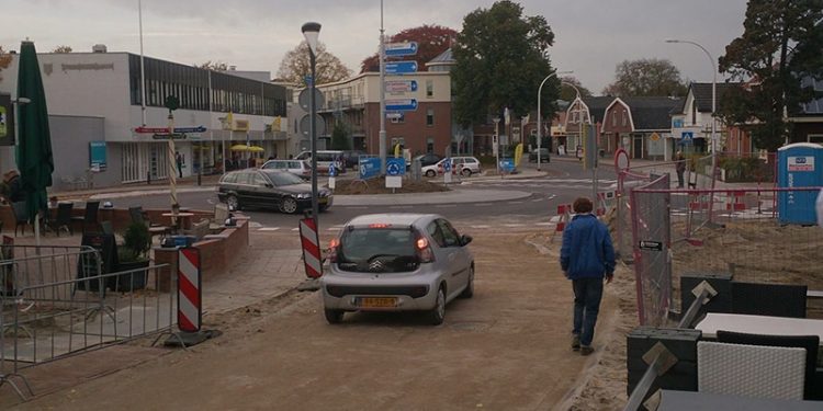 HoltensNieuws.nl Dorpsstraat weer open voor verkeer Dorpsstraat weer open voor verkeer