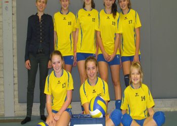 Volleyballen bij Mintonette in Holten, samen sportief mintonette 