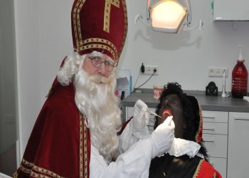 HoltensNieuws.nl Medisch pedicure Beaux Pieds adopteert rotonde Medisch pedicure Beaux Pieds adopteert rotonde gemeente