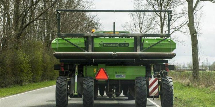 HoltensNieuws.nl Jeugd leert omgaan met landbouwverkeer Jeugd leert omgaan met landbouwverkeer haarschool gemeente dijkerhoek