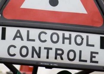 Politie zoekt automobilist die doorreed na aanrijding politie dijkerhoek aanrijding 