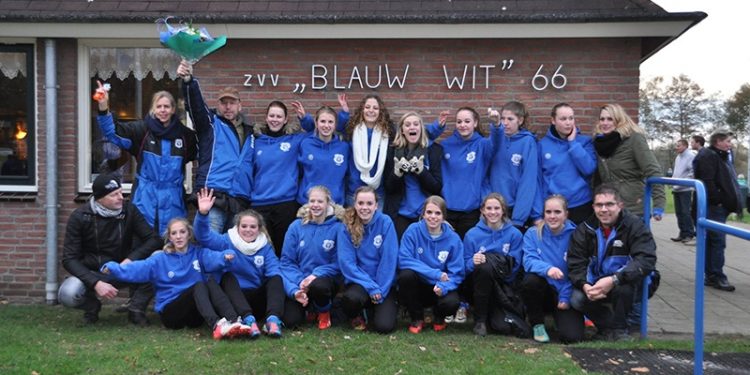 Blauw Wit '66 meisjes C1 Kampioen blauwwit 