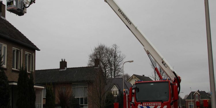 Fikse schoorsteenbrand aan de noordenbergstraat brandweer 
