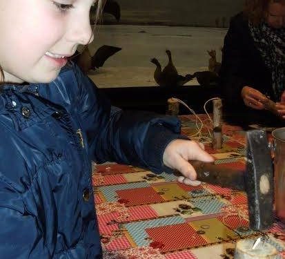 Vogelvoederstammetjes maken! natuurdiorama 