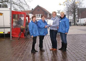 In één maand vijf medewerkers veertig jaar in dienst nijkamp Jubileum 