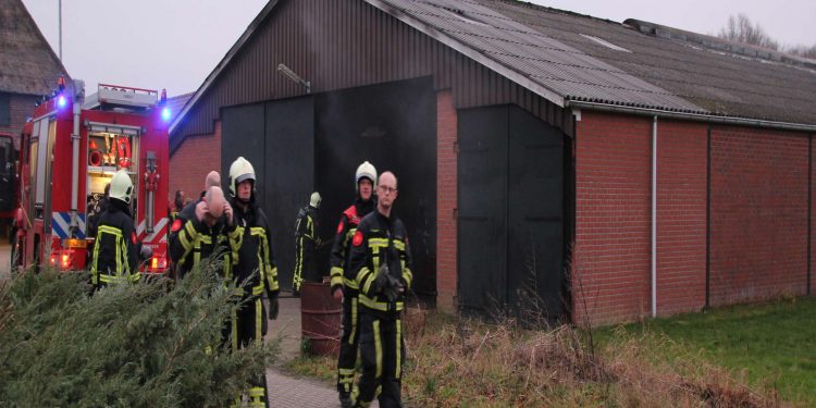 Kleine brand in schuur brandweer 