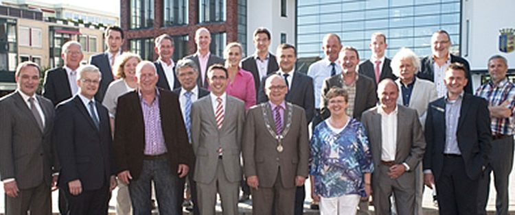 Koninklijke onderscheidingen en erepeningen afscheid raaddsleden vvd lokaal smidsbelt gemeente cda 