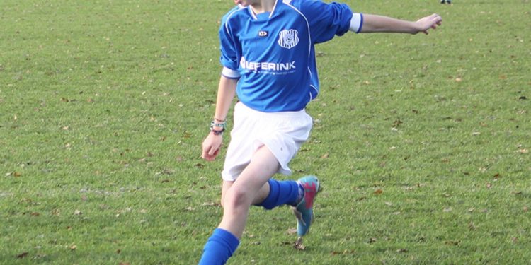 Blauw – Wit E1 strijdt om finaleplek Sophiq penaltybokaal blauwwit 