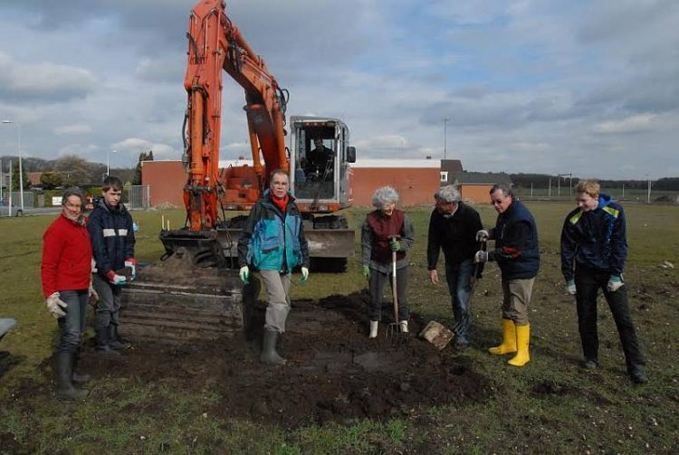 Puinruimen in Buurtmoestuin Holten gemeente duurzaam holten 