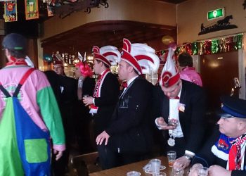 Kakelbont in carnavals stemming fienpreuvers carnaval 