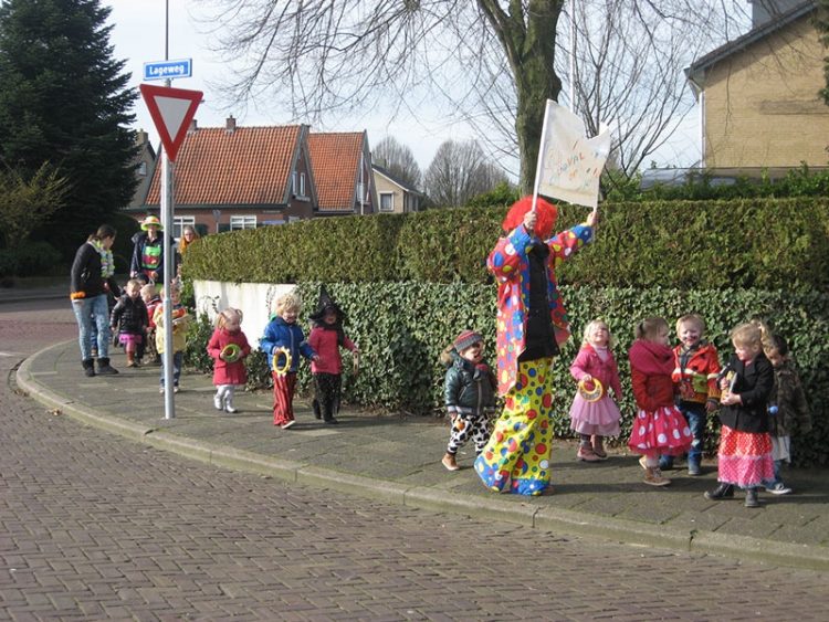 Kakelbont in carnavals stemming fienpreuvers carnaval 