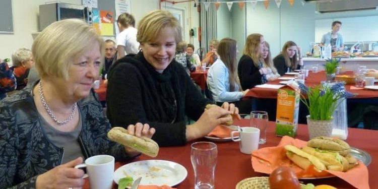 Waerdenborchers trakteren mantelzorgers op lunch waerdenborch nl doet natuurdiorama de waerdenborch 
