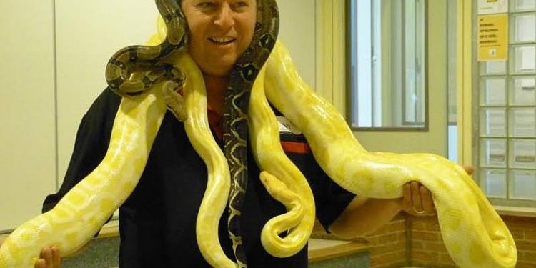 HoltensNieuws.nl Pythonstunt op De Waerdenborch Pythonstunt op De Waerdenborch waerdenborch de waerdenborch
