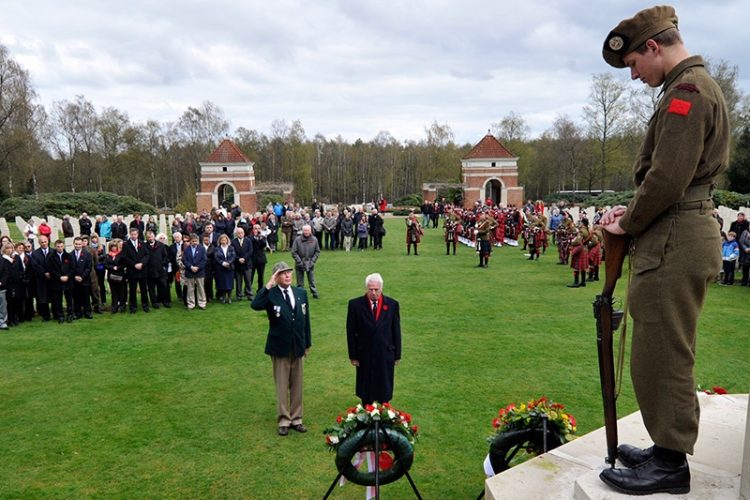 13 April Herdenking Canadese Erebegraafplaats gemeente 