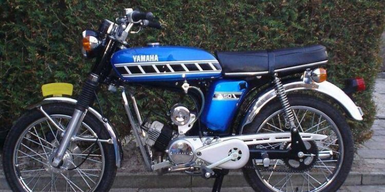 Toertocht voor klassieke bromfietsen mac 