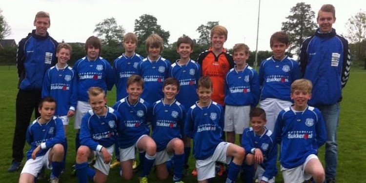 Jonge trainers Blauwwit ‘66 in het zonnetje blauwwit 
