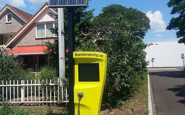 HoltensNieuws.nl Slimme Bandenpomp Op Kalfstermansweide Slimme Bandenpomp Op Kalfstermansweide gemeente