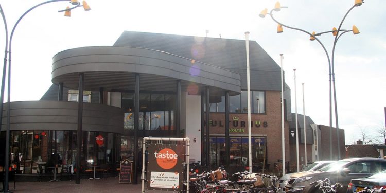 HoltensNieuws.nl kulturhus in zwaar weer kulturhus in zwaar weer oudheidkamer kulturhus gemeente