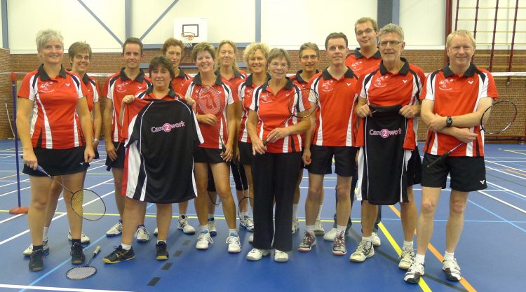 Badmintonclub Holten in nieuw jasje badmintonclub 