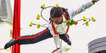 HoltensNieuws.nl Lintje voor Ingrid Nijkamp en Marietje Eggink Lintje voor Ingrid Nijkamp en Marietje Eggink diessenplas canadese begraafplaats avond4daagse atletiekvereniging