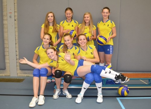 Zwaar bevochten winst volleybalmeiden Mintonette B1 mintonette 