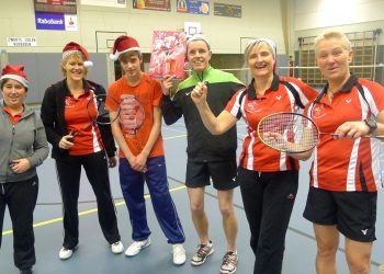 Badmintonclub Holten in nieuw jasje badmintonclub 