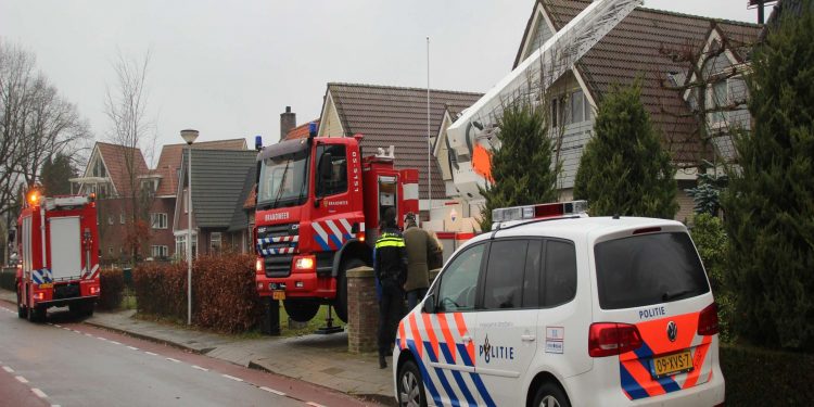 Schoorsteenbrand Rijssenseweg brandweer 