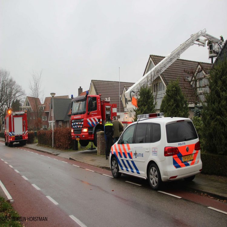 Schoorsteenbrand Rijssenseweg brandweer 