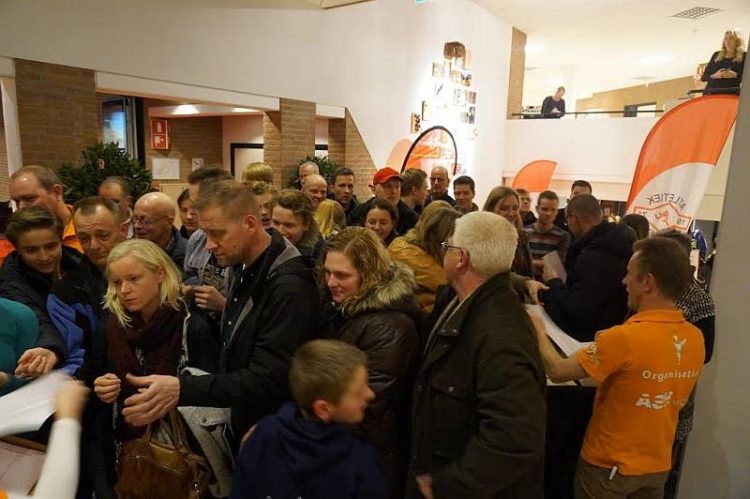 Belangstelling groot tijdens lotingsavond Triathlon Holten triathlon kulturhus 