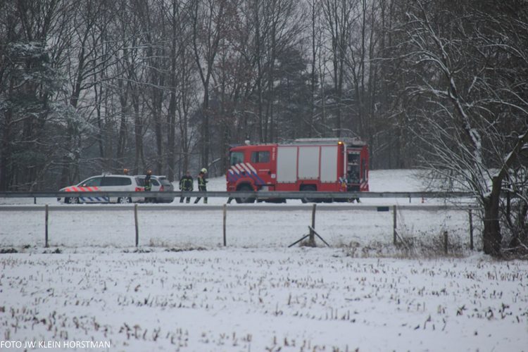 Eenzijdig ongeval op de A1 brandweer aanrijding 
