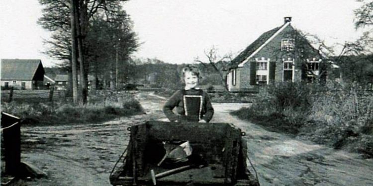 Oudheidkamer presenteert oostelijk deel Neerdorp oudheidkamer gemeente 