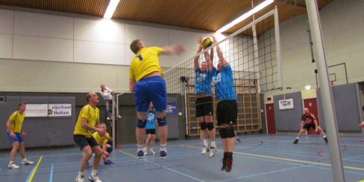Mintonette Volleybal heren 1 vergroot voorsprong op nummer drie mintonette 