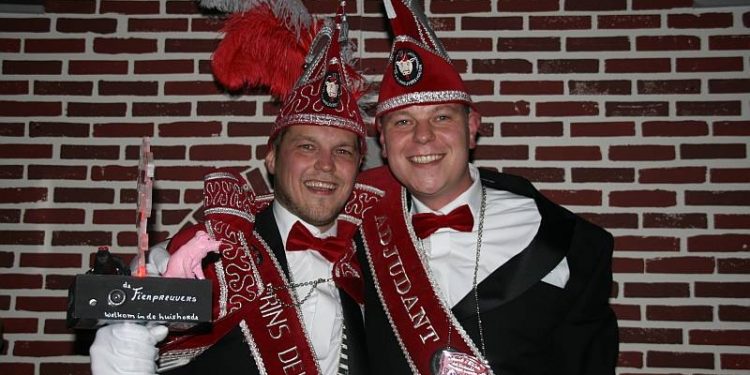 Goodwillavond in Keunedarp espelo dijkerhoek carnaval blauwwit 