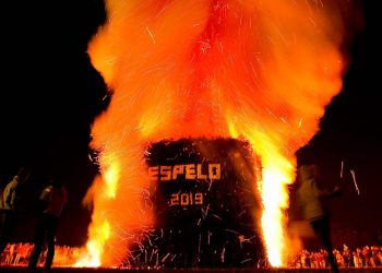 Onderzoek Veiligheidsregio naar paasvuur Espelo afgerond paasvuur gemeente espelo 