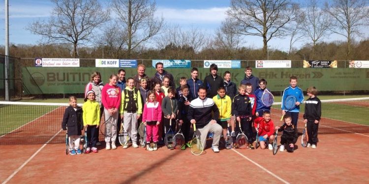 TC Holten kijkt terug op geslaagde Open Dag tennisclub 